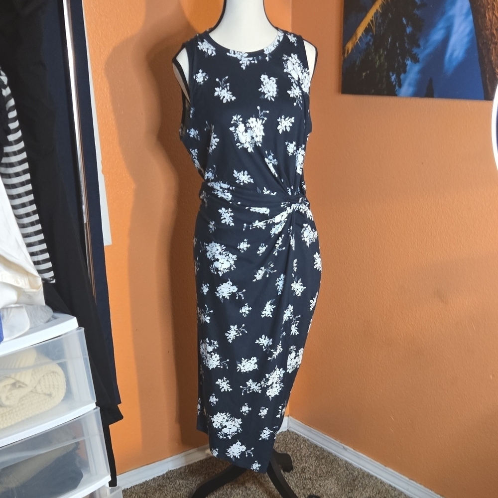 Nine Britton Black and White Floral Midi Dress